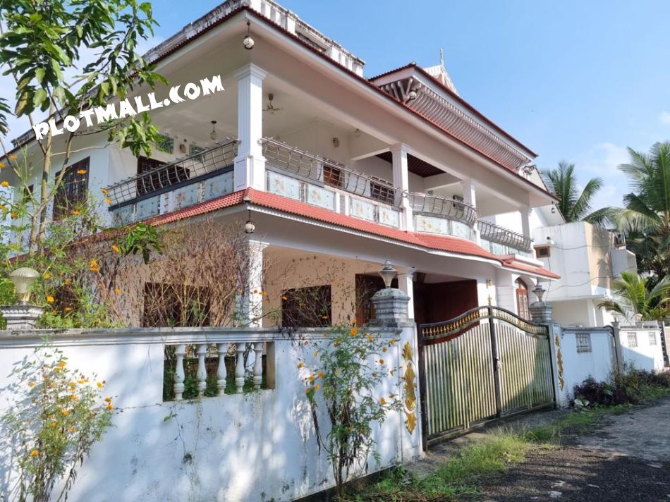 House / Villa For Sale