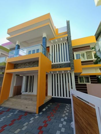 4.25 Cent House / Villa for Sale at Thrissur Budget - 7000000 Total