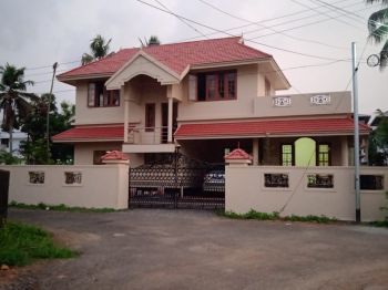 7.600 Cent House / Villa for Sale at Udayamperoor Budget - 9500000 Total