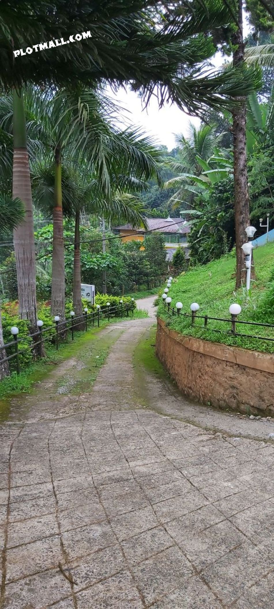 House / Villa For Sale