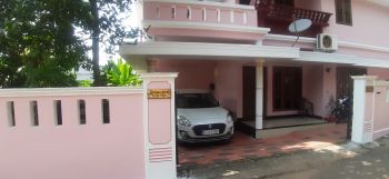 6 Cent House / Villa for Sale at Aluva Budget - 7500000 Total