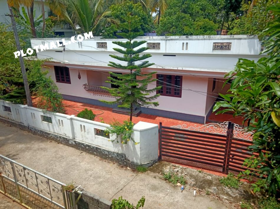 House / Villa For Sale