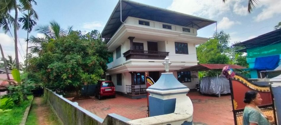 House / Villa For Sale