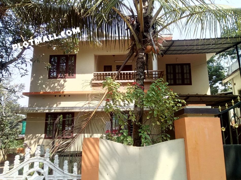 House / Villa For Sale In Channanikadu, Kottayam.