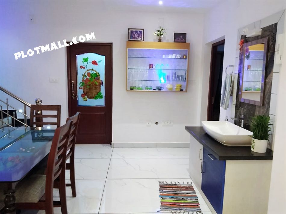 House / Villa For Sale