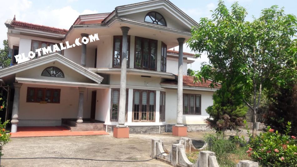 32 Cent House / Villa for Sale at Ernakulam Budget - 11000000 Total