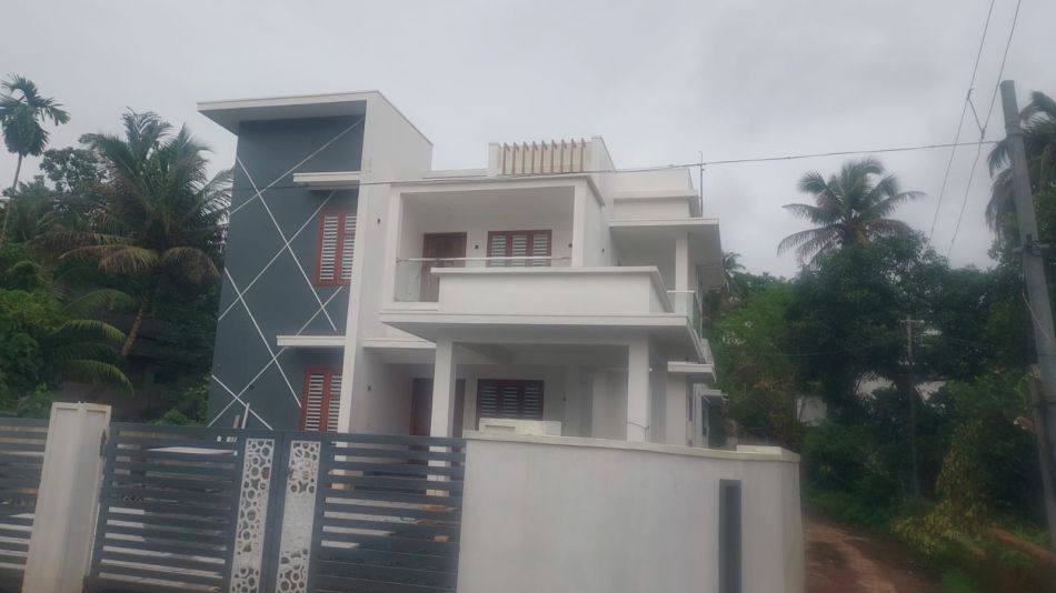 House / Villa For Sale