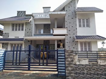 10 Cent House / Villa for Sale at Kidagoor Budget - 9500000 Total