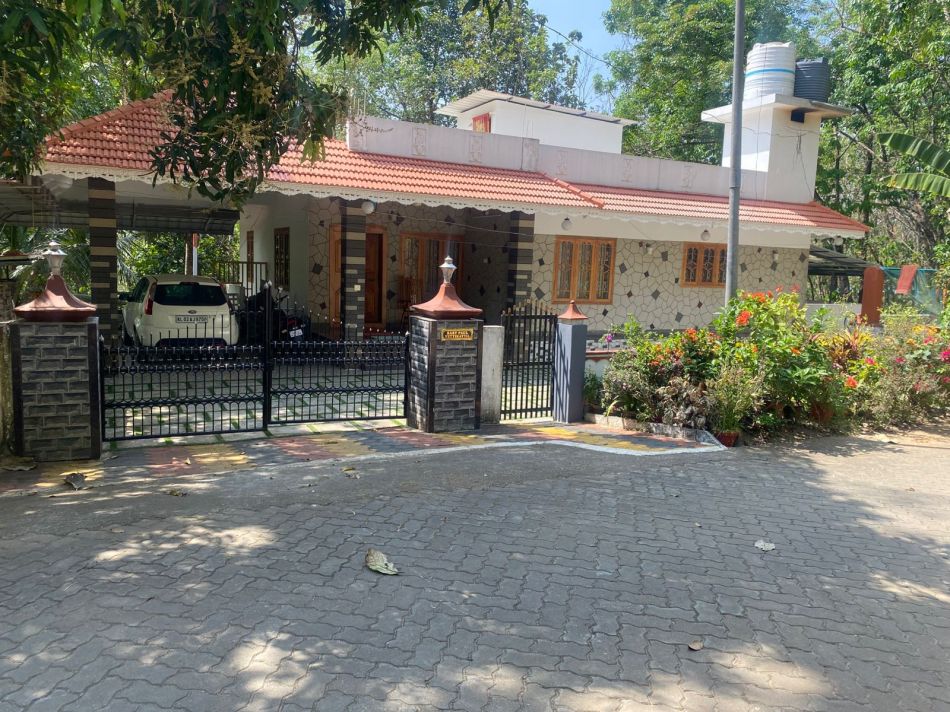 House / Villa For Sale