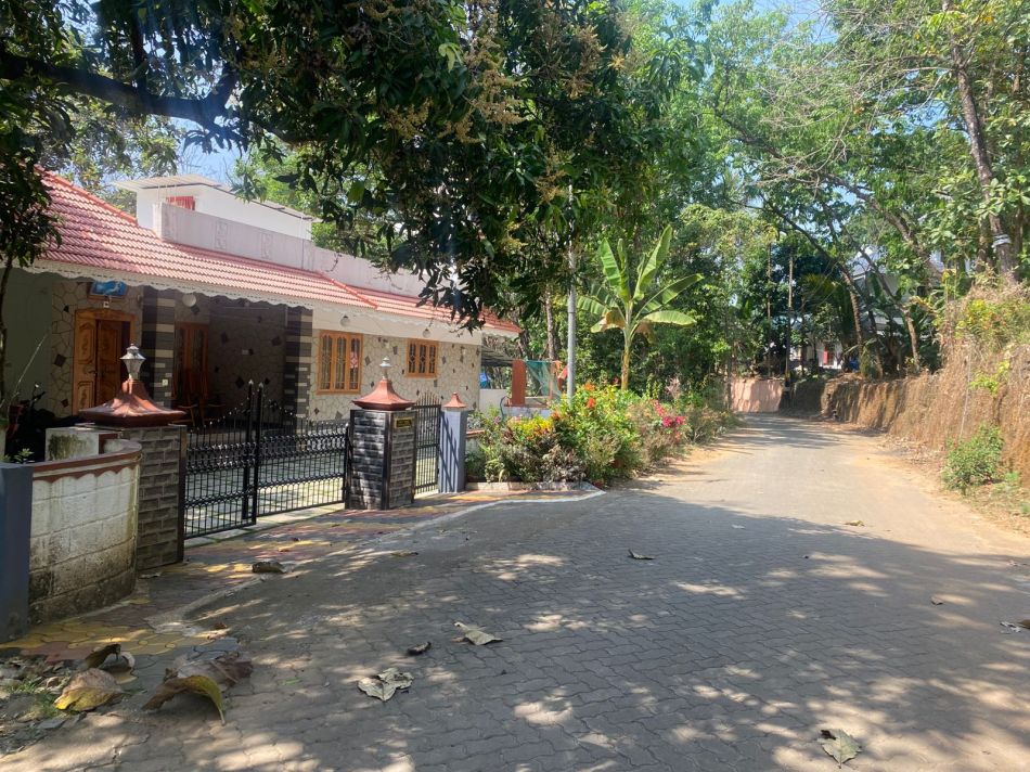House / Villa For Sale