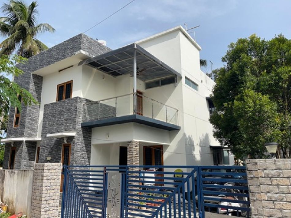 House / Villa For Sale