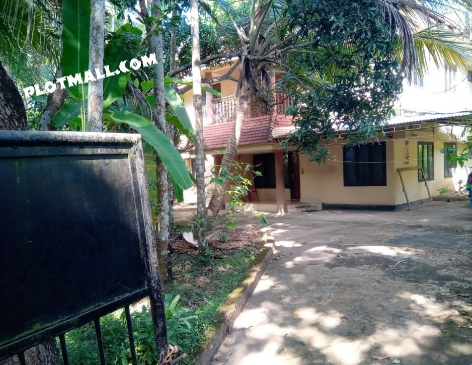 House / Villa For Sale
