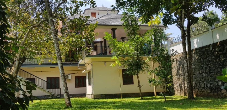 House / Villa For Sale