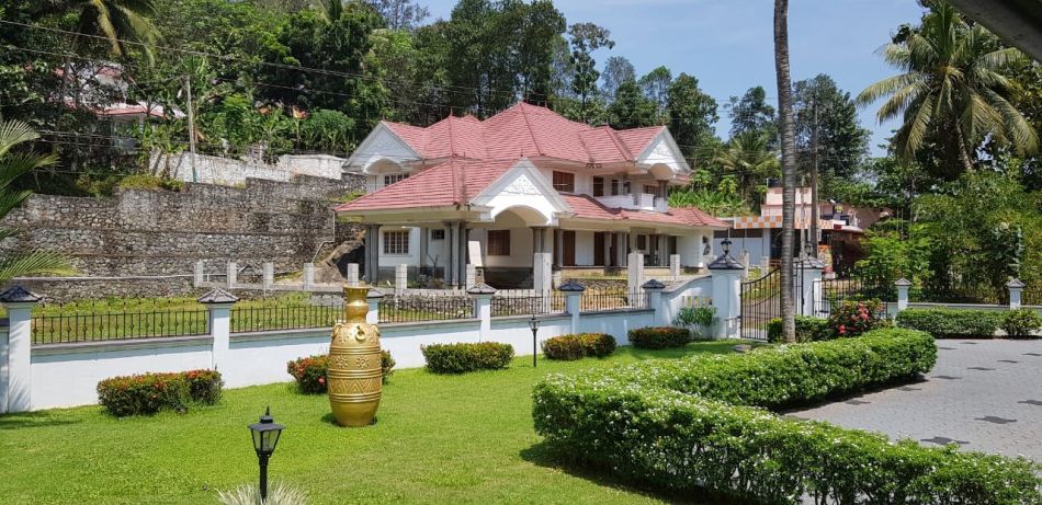 House / Villa For Sale