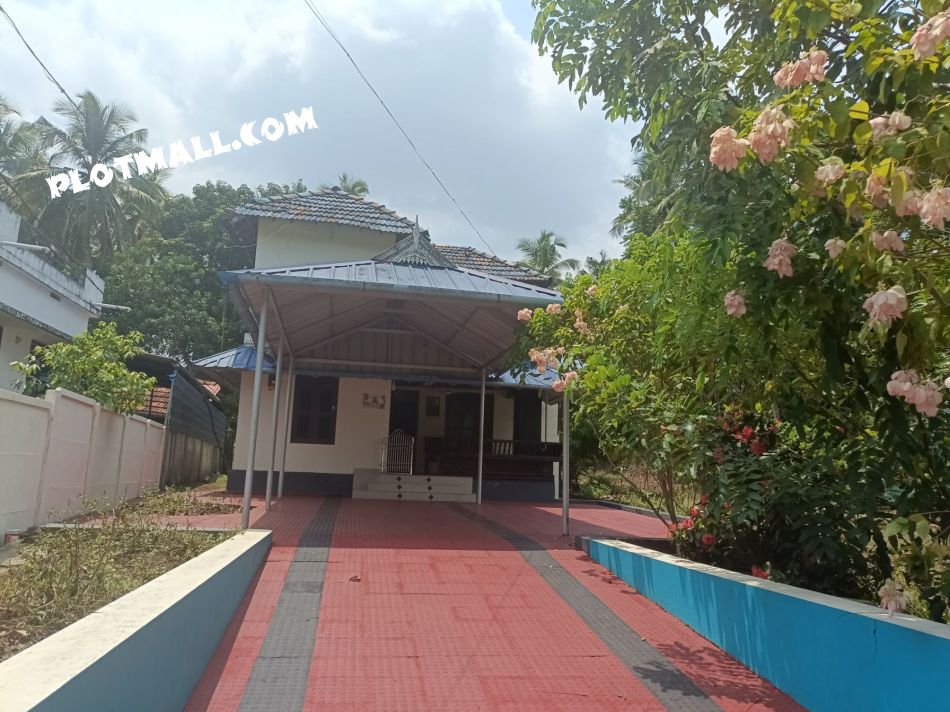 House / Villa For Sale