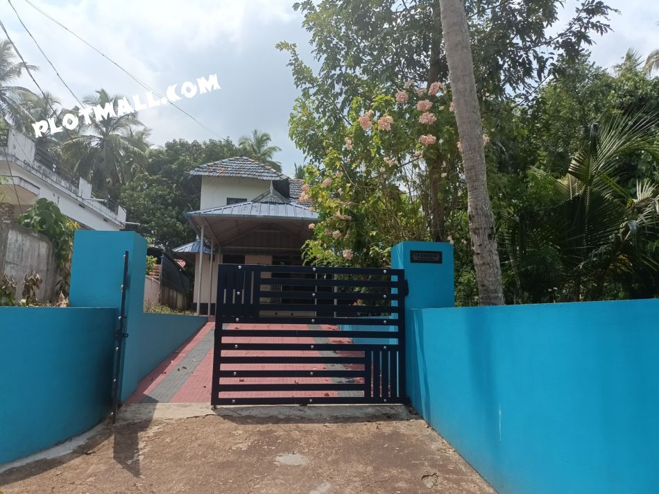 House / Villa For Sale