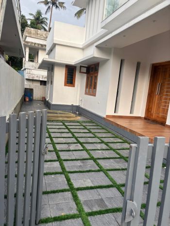 4.5 Cent House / Villa for Sale at Thrissur Budget - 8500000 Total