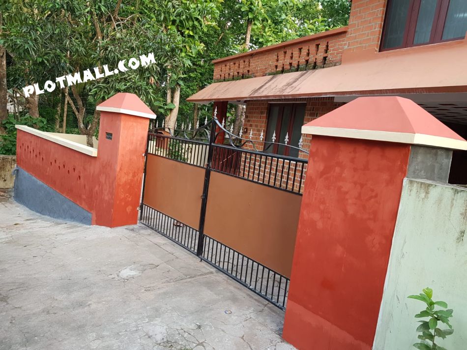 House / Villa For Sale