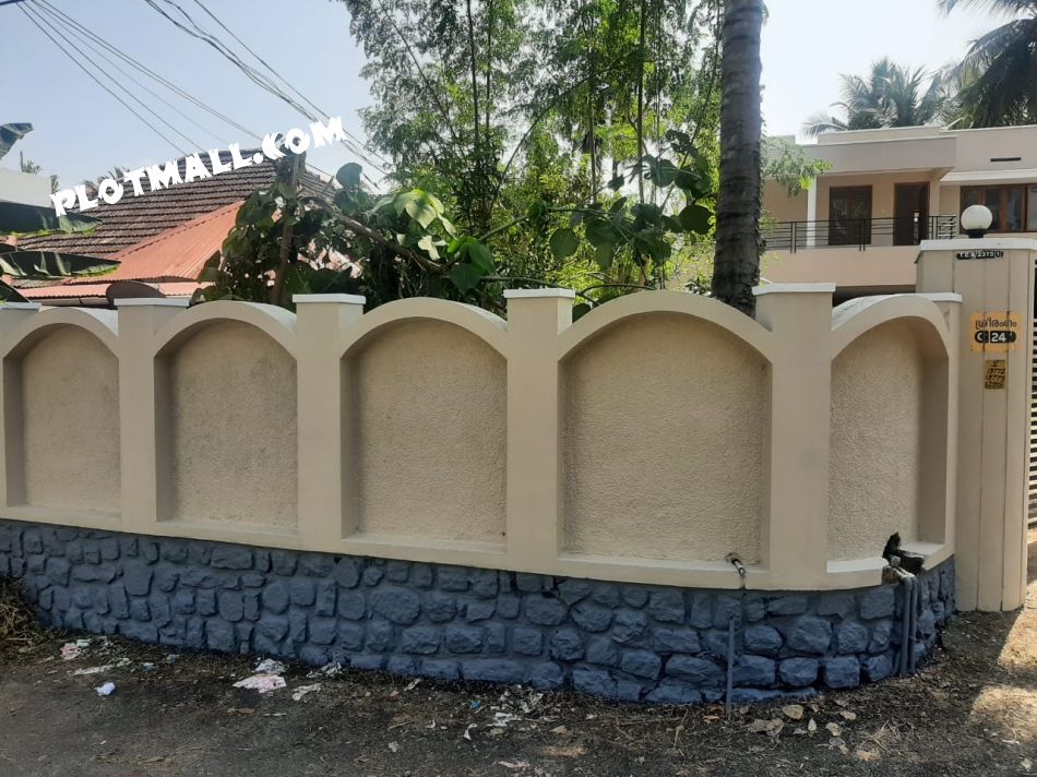 House / Villa For Sale