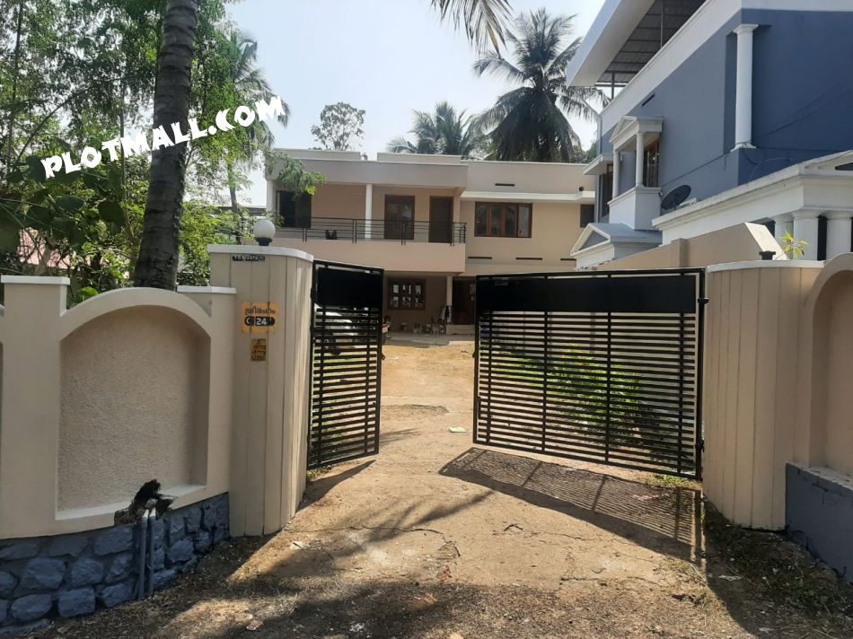 House / Villa For Sale