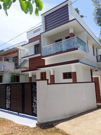 3.5 Cent House / Villa for Sale at  Budget - 8100000 Total