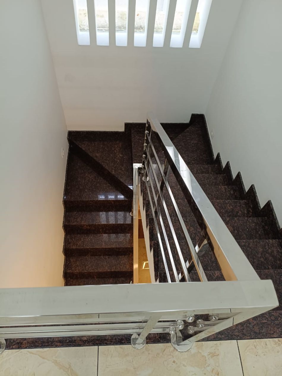 House / Villa For Sale