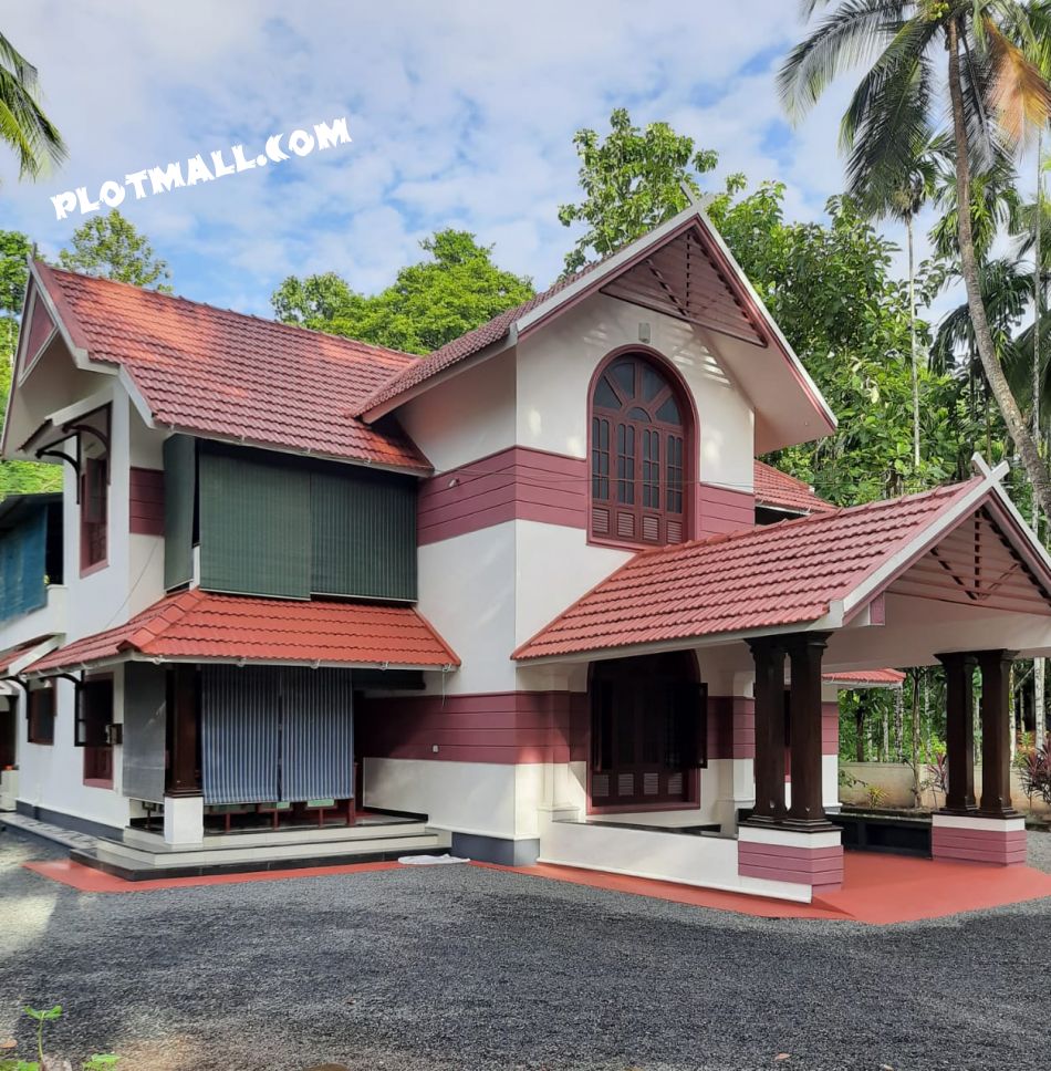 3100 Sq-ft House / Villa for Sale at Vazhikkadavu Budget - 12500000 Total
