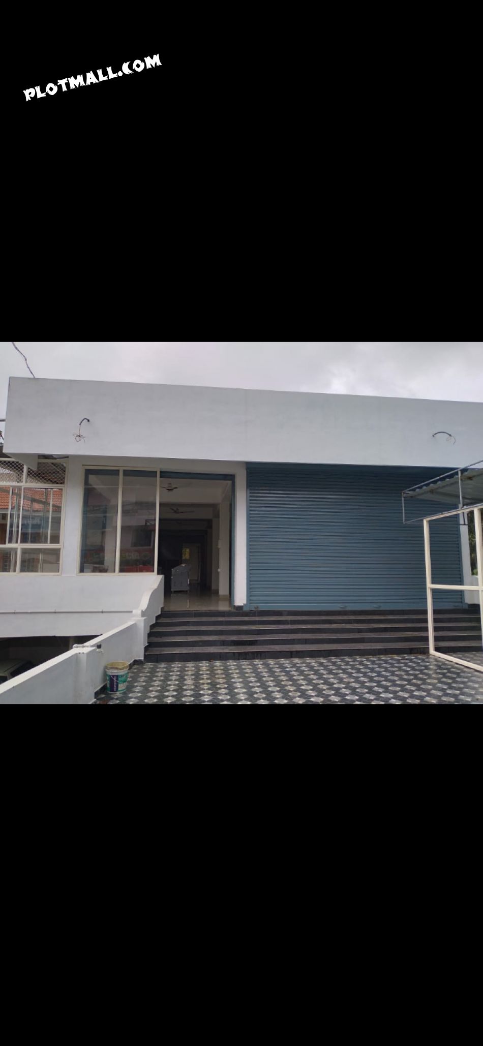 Shop / Showroom For Rent